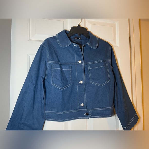 Michel Fashion Woman’s Denim Jacket Size Medium NWT White Contrast Light Cropped - Picture 9 of 9